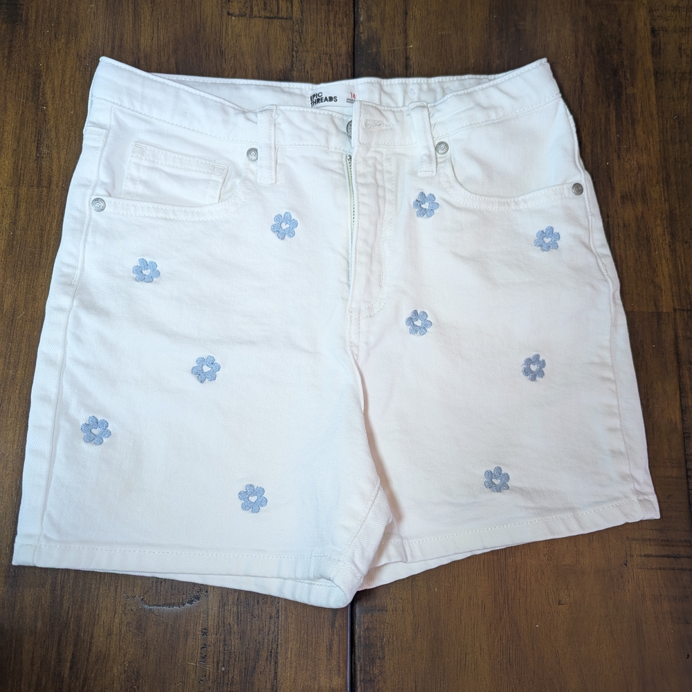 Epic Threads White and Blue Floral Embroidered Shorts